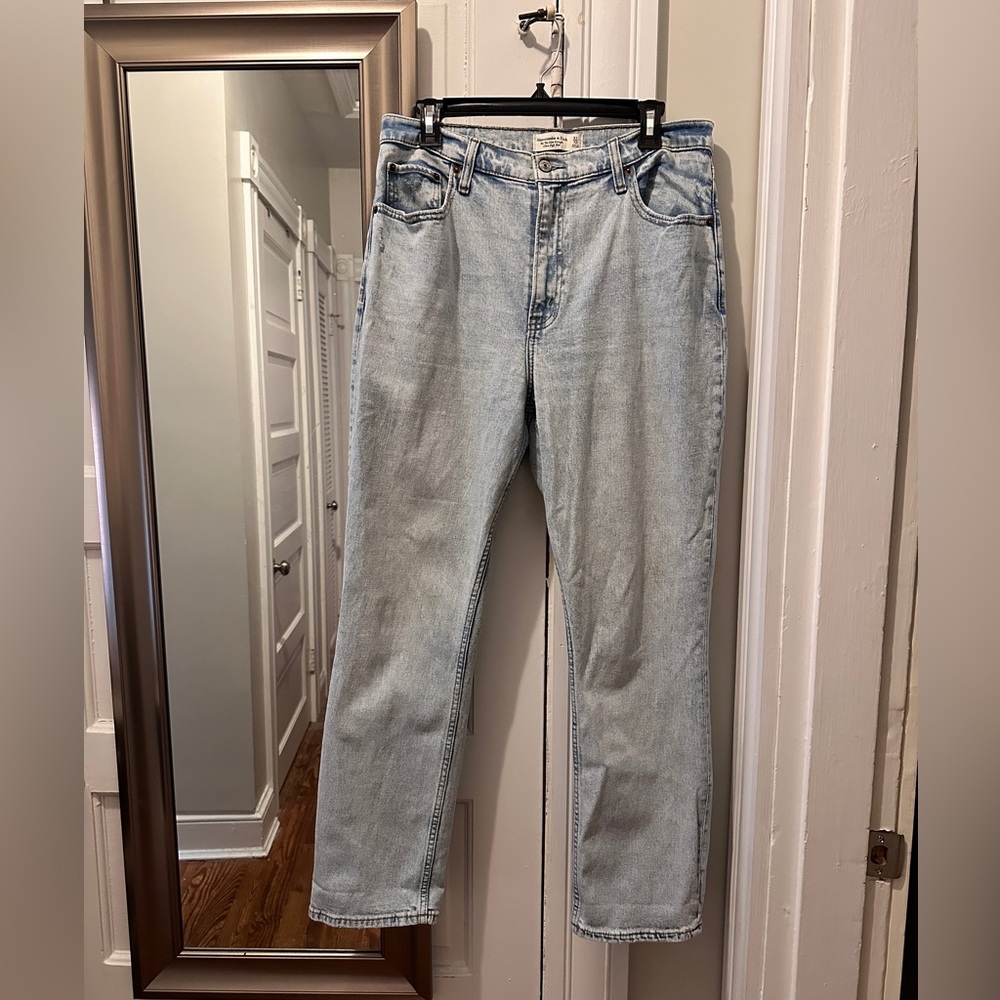 Abercrombie curve love slim straight ultra high rise jean
